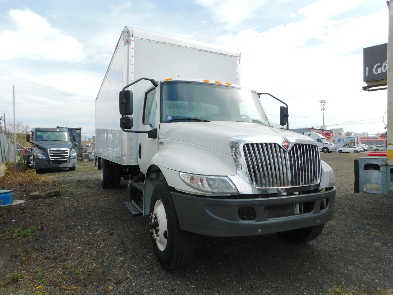 2022 INTERNATIONAL MV Box Van Truck #1 2022 INTERNATIONAL MV Box Van Truck #1